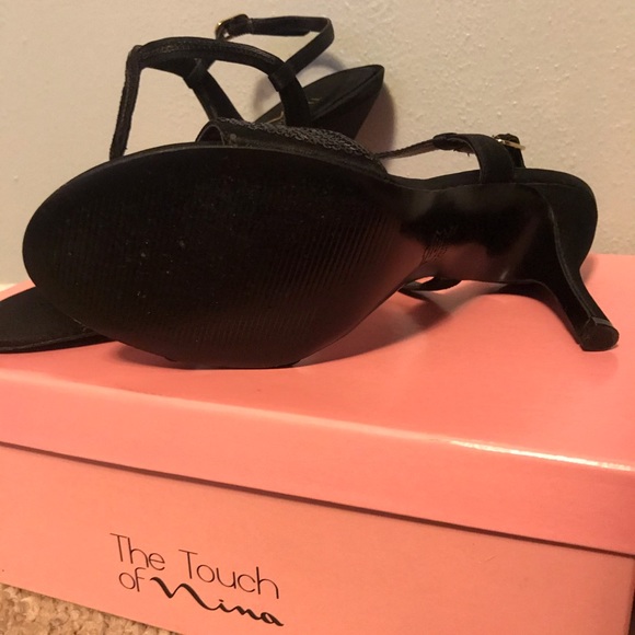 Black formal heels - Picture 3 of 5